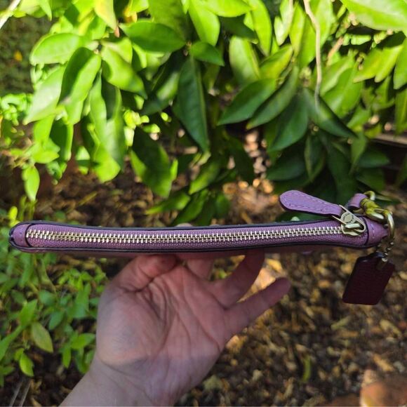 Coach Rivet Tea Rose Pink Sequins Floral Primrose Leather Wristlet (F31835) - Picture 8 of 10